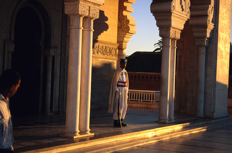 Rabat - Guard outside the Mauosoleum of the Kings